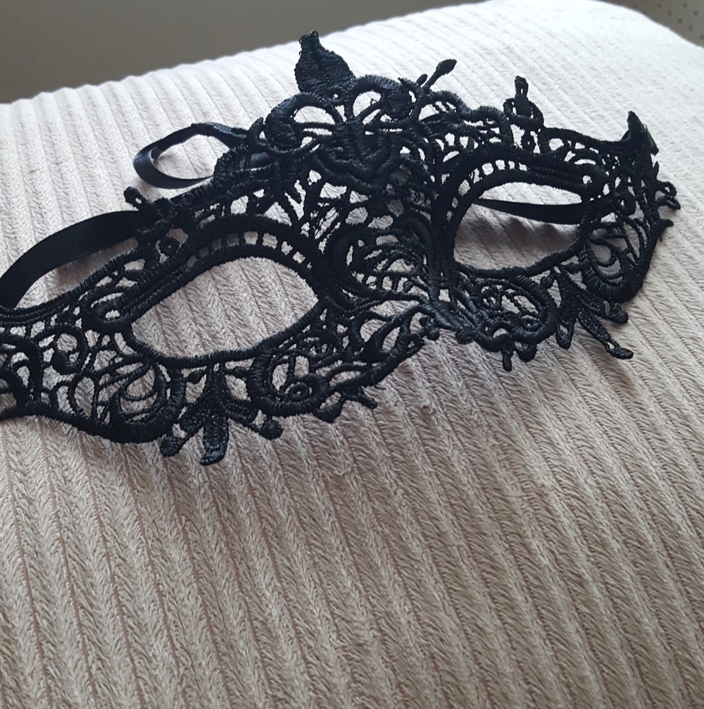 Black Lace Masquerade Mask Elegant, Halloween, Festival - Picture 6 of 7